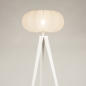 Foto 31393-5 vooraanzicht: Witt driepoot vloerlamp met beige lampion kap 