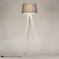 Foto 31397-3 vooraanzicht: Beige driepoot vloerlamp met grijze kap van stof 