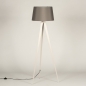 Foto 31397-7 vooraanzicht: Beige driepoot vloerlamp met grijze kap van stof 