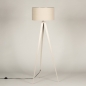 Foto 31398-6 vooraanzicht: Japandi vloerlamp: beige driepoot vloerlamp met beige linnen lampenkap