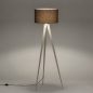 Foto 31400-3 vooraanzicht: Beige japandi vloerlamp: driepoot van metaal met bruine kap van stof