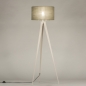 Foto 31402-1 maatindicatie: Beige driepoot vloerlamp met taupe kap van stof 