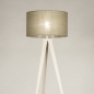 Foto 31402-4 vooraanzicht: Beige driepoot vloerlamp met taupe kap van stof 