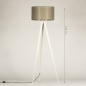 Foto 31402-6 vooraanzicht: Beige driepoot vloerlamp met taupe kap van stof 