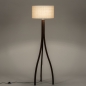 Foto 31404-3: Stativ-Stehlampe aus Holz in Walnussfarbe mit beigem Leinenschirm