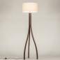 Foto 31404-5: Stativ-Stehlampe aus Holz in Walnussfarbe mit beigem Leinenschirm
