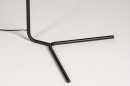 Foto 31408-11: Zwarte minimalistische vloerlamp met luxe zwarte lampenkap