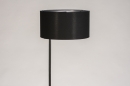 Foto 31408-5: Zwarte minimalistische vloerlamp met luxe zwarte lampenkap