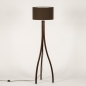 Foto 31424-9: Tripod Stehleuchte aus Holz mit organischer Form und braunem Stoffschirm