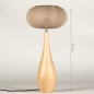 Foto 31435-1: Große kegelförmige Holztischlampe mit taupefarbenem Stoffschirm im Japandi-Stil