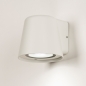 Foto 31436-4: met sensor buitenlamp in mat witte kleur voorzien van hoge IP54 waarde.