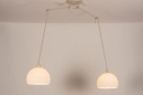 Foto 31441-2 schuinaanzicht: Verstelbare XL hanglamp met twee knikarmen en retro witte bollen