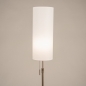 Foto 31444-2: Slanke, stalen vloerlamp voorzien van een smalle lampenkap