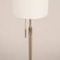 Foto 31444-7: Slanke, stalen vloerlamp voorzien van een smalle lampenkap
