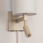 Foto 31449-5 detailfoto: Beige bedlamp met hoge koker kap in het wit en extra led leeslamp 