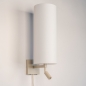 Foto 31451-1 niet_in_feed: Beige wandlamp met grote, hoge kap van stof 