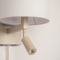 Foto 31451-5 niet_in_feed: Beige wandlamp met grote, hoge kap van stof 