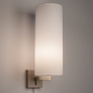 Foto 31455-3: Große beige Wandleuchte mit weißem Röhrenschirm XL und Kabel und Stecker