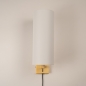 Foto 31458-1: Gouden wandlamp met grote koker kap van stof in het wit E27