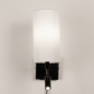 Foto 31466-2: Zwarte wandlamp met hoge witte koker kap en led leeslamp