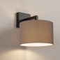 Foto 31468-3: Zwarte wandlamp met schakelaar op de wandplaat en taupe linnen kap 