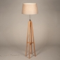 Foto 31478-4: Houten vloerlamp tripod in eiken kleur met taupe kap van stof 
