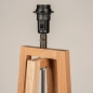 Foto 31478-9: Houten vloerlamp tripod in eiken kleur met taupe kap van stof 