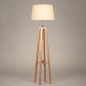 Foto 31479-3: Houten tripod vloerlamp met conische lampenkap in beige 