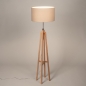 Foto 31481-3: Houten vloerlamp met taupe linnen kap rond 
