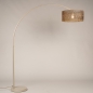 Foto 31504-4: Beige booglamp met ronde bamboe kap in naturel met zwart 