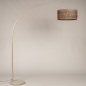 Foto 31504-5: Beige booglamp met ronde bamboe kap in naturel met zwart 