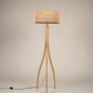 Foto 31505-8: Houten vloerlamp met organische vorm en ronde bamboe kap
