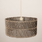 Foto 31541-9: Grote rotan hanglamp met ronde bamboe kap in zwart met naturel en beige pendel