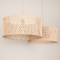 Foto 31548-11: Rotan hanglamp met twee ronde bamboe kappen aan beige plafondplaat E27