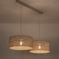 Foto 31548-3: Rotan hanglamp met twee ronde bamboe kappen aan beige plafondplaat E27