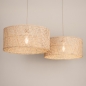 Foto 31548-5: Rotan hanglamp met twee ronde bamboe kappen aan beige plafondplaat E27