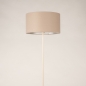 Foto 31550-8: Beige vloerlamp met ronde kap van linnen in taupe 