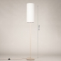 Foto 31552-1: Beigefarbene Stehlampe mit hohem schmalen Schirm in Weiß