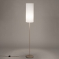 Foto 31552-2: Beigefarbene Stehlampe mit hohem schmalen Schirm in Weiß