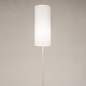 Foto 31552-5: Beigefarbene Stehlampe mit hohem schmalen Schirm in Weiß
