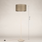 Foto 31553-1: Beige staande lamp met grote lampenkap in taupe