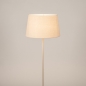 Foto 31554-5: Beige smalle vloerlamp met beige conische kap