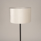 Foto 31578-3: Zwarte vloerlamp met beige ronde kap van fluweel velvet E27 