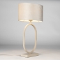 Foto 31595-4: Stijlvolle tafellamp in beige met ovale velvet kap in beige