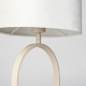 Foto 31595-5: Stijlvolle tafellamp in beige met ovale velvet kap in beige