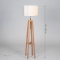 Foto 31618-5 maatindicatie: Houten vloerlamp met ronde kap in beige fluweel E27