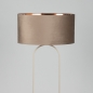 Foto 31667-3: Beige vloerlamp met taupe kap en gouden binnenkant