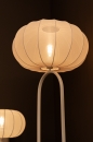 Foto 31675-7: Beige vloerlamp met beige, lampion kap