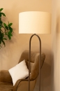 Foto 31683-7: Stilvolle Stehleuchte in braun mit beigefarbenem Leinen-Schirm