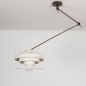 Foto 31710-1: Bruine pendellamp met XL zwenkarm gecombineerd met een beige kap, flexibel en stijlvol